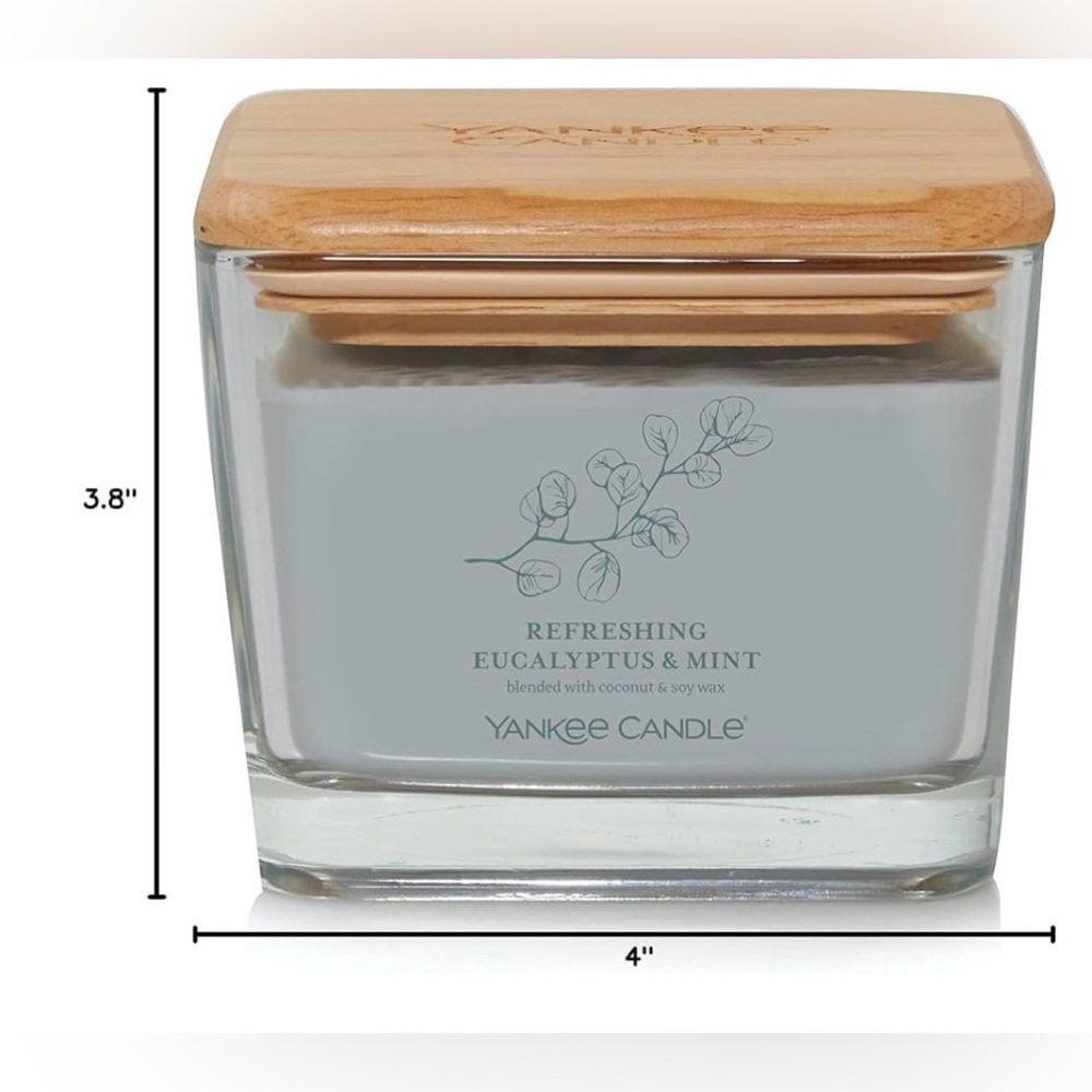 Yankee Candle Refreshing Eucalyptus & Mint Medium Square Candle, 11.25 oz - Picture 3 of 4